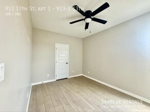 913 S 13th St in Alamo, TX - Building Photo - Building Photo