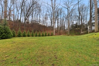 18 Hillside Ave in Katonah, NY - Building Photo - Building Photo