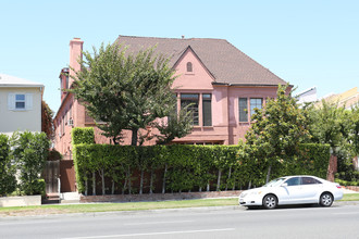 9517 W Olympic Blvd in Beverly Hills, CA - Building Photo - Building Photo