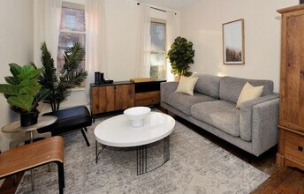 348 W 38th St in New York, NY - Building Photo - Building Photo