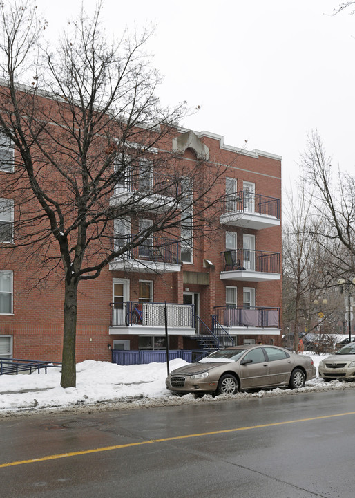 3800 E du Mont-Royal E in Montréal, QC - Building Photo