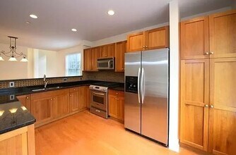 2 Powder Mill Square in Andover, MA - Foto de edificio - Building Photo