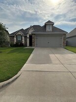 3209 Samson Dr in Lorena, TX - Building Photo