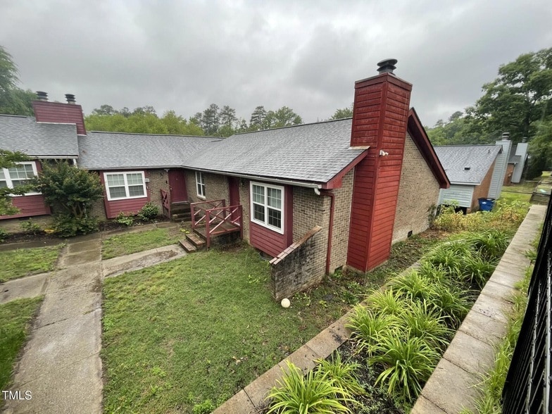 4701 Brockton Dr, Unit d in Raleigh, NC - Building Photo
