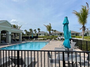 2951 NE Breezeway Cir in Ocean Breeze, FL - Building Photo - Building Photo