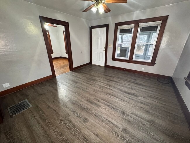 412 Taylor Ave in Charleston, IL - Building Photo - Building Photo