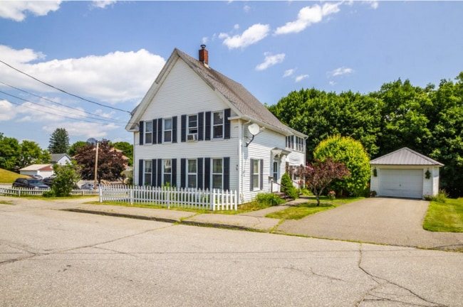 19 Oxford St in Augusta, ME - Building Photo - Building Photo