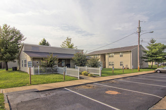 Broadmeadow Place Apartments in Covington, TN - Building Photo - Building Photo