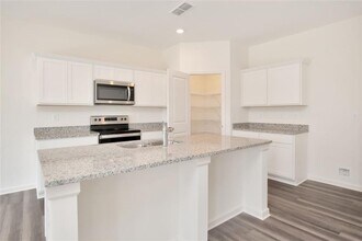 371 Greenwalk Pl in Hoschton, GA - Building Photo - Building Photo