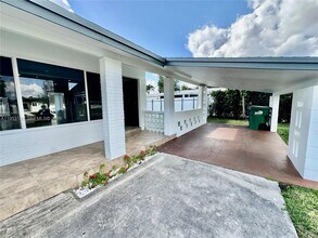 11740 SW 176th St in Miami, FL - Building Photo - Building Photo