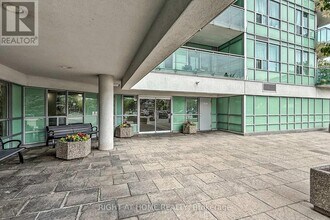 60 Fairfax Crescent in Toronto, ON - Building Photo - Building Photo
