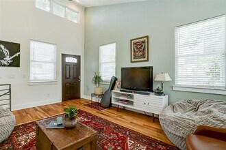 1161 Ridgeway Dr in Austin, TX - Foto de edificio - Building Photo