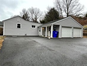 30 Fulton Dr in Groton, CT - Building Photo - Building Photo