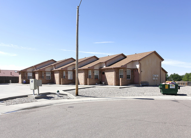 28 Pineridge Ct in Pueblo, CO - Foto de edificio - Building Photo