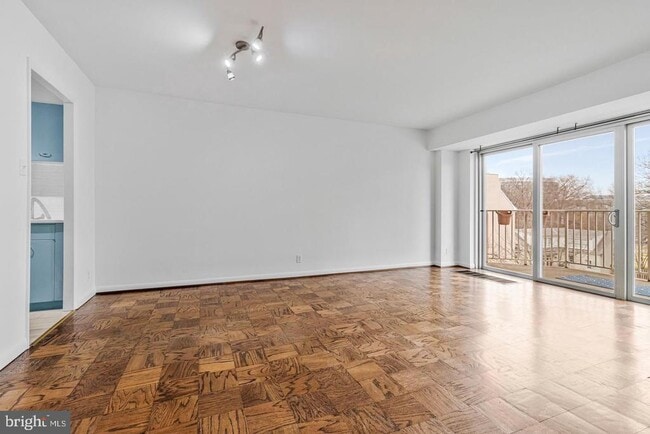 property at 560 N St SW