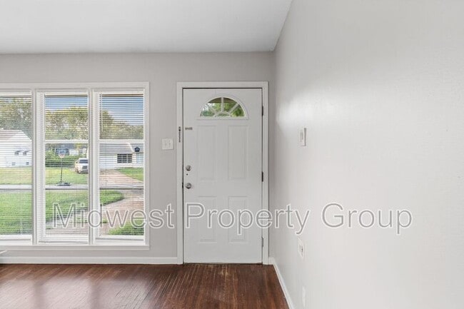 306 Banff Cir in St. Louis, MO - Building Photo - Building Photo