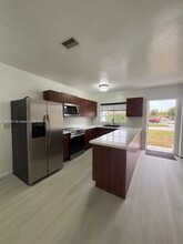 2150 SW 76th Ct in Miami, FL - Building Photo - Building Photo