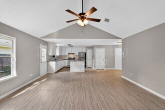 16350 Many Trees Ln in Conroe, TX - Building Photo - Building Photo