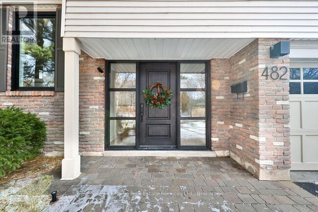 482 Anthony Dr in Oakville, ON - Building Photo - Building Photo