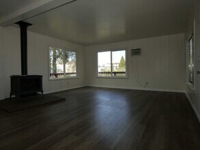 8267 Old School Way in Mokelumne Hill, CA - Building Photo - Building Photo