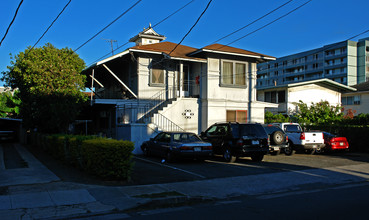 818 Laula Way in Honolulu, HI - Foto de edificio - Building Photo