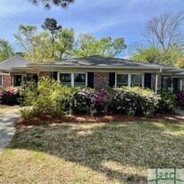 419 E 56th St in Savannah, GA - Building Photo