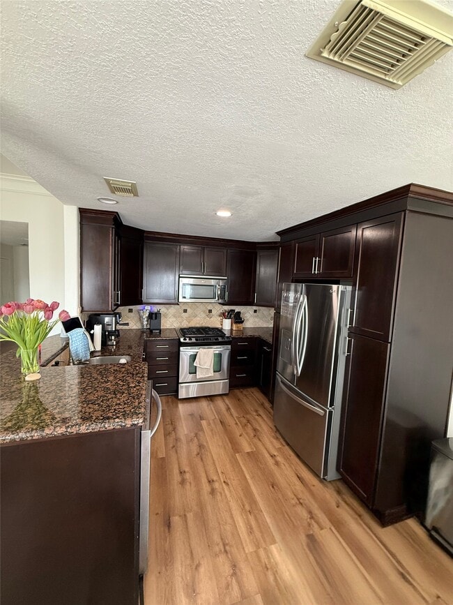 9204 Tejas Ct in La Porte, TX - Building Photo - Building Photo