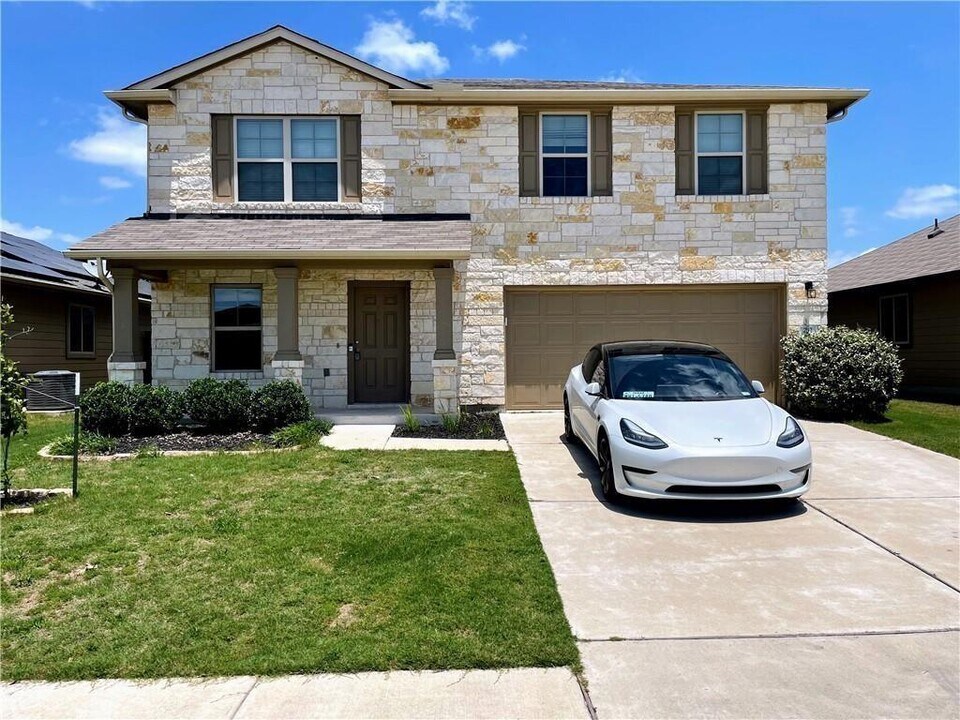 732 Pinnacle Dr in Georgetown, TX - Building Photo