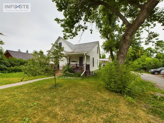 property at 631 E Davis St