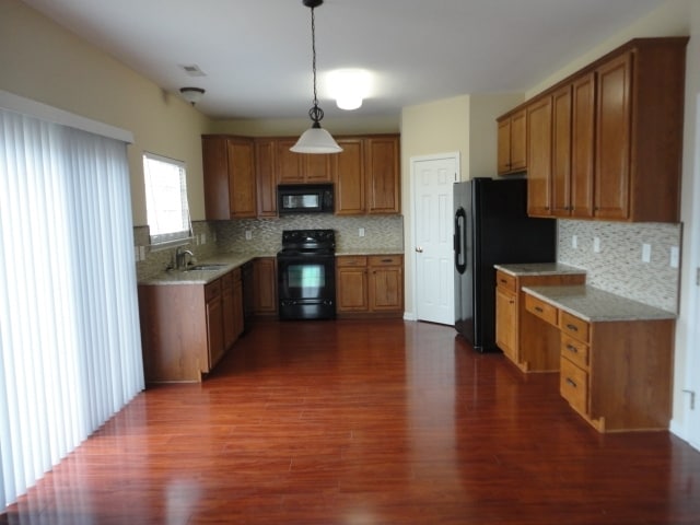 690 Triple Crown Ct in Whitsett, NC - Building Photo - Building Photo