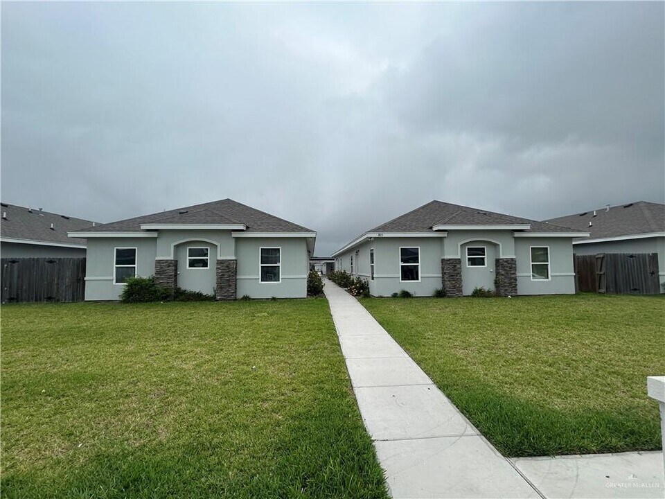 1805 Stauffers St in Weslaco, TX - Building Photo