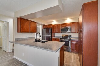1475 Lake Mango Way in West Palm Beach, FL - Building Photo - Building Photo