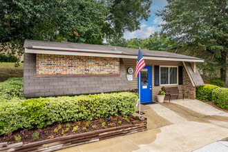 Huckleberry Hill Apartments in Columbus, GA - Foto de edificio - Building Photo