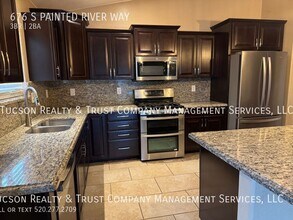 676 S Painted River Way in Vail, AZ - Building Photo - Building Photo