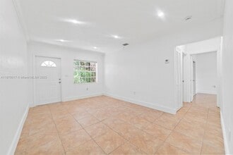 17380 NE 4th Pl in North Miami Beach, FL - Building Photo - Building Photo