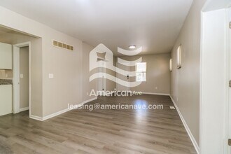 2834 Old Hanley Rd in St. Louis, MO - Foto de edificio - Building Photo