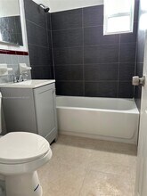 16190 NE 19th Pl in North Miami Beach, FL - Building Photo - Building Photo