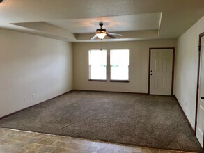 138 SW Rose Garden St in Blue Springs, MO - Building Photo - Building Photo