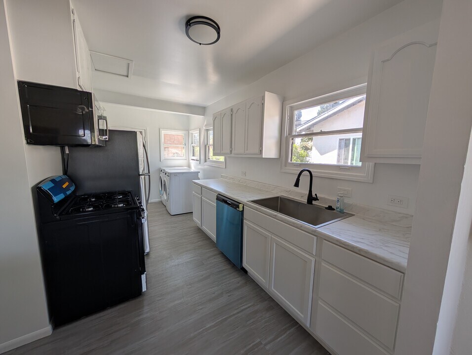 4119 3rd Ave in Los Angeles, CA - Building Photo