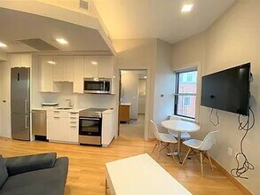 113-115 Mt Auburn St in Cambridge, MA - Building Photo - Building Photo