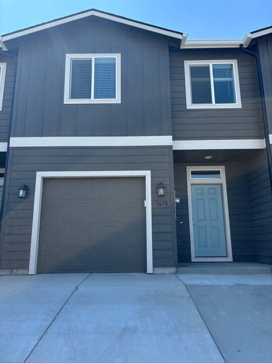 3678 S Roosevelt St in Kennewick, WA - Building Photo