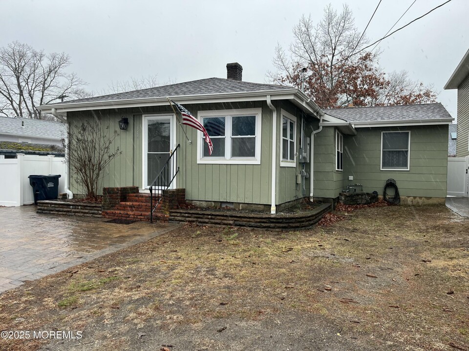 544 Pacific Ave in Beachwood, NJ - Building Photo