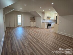 105 A Kluttz St in Locust, NC - Foto de edificio - Building Photo