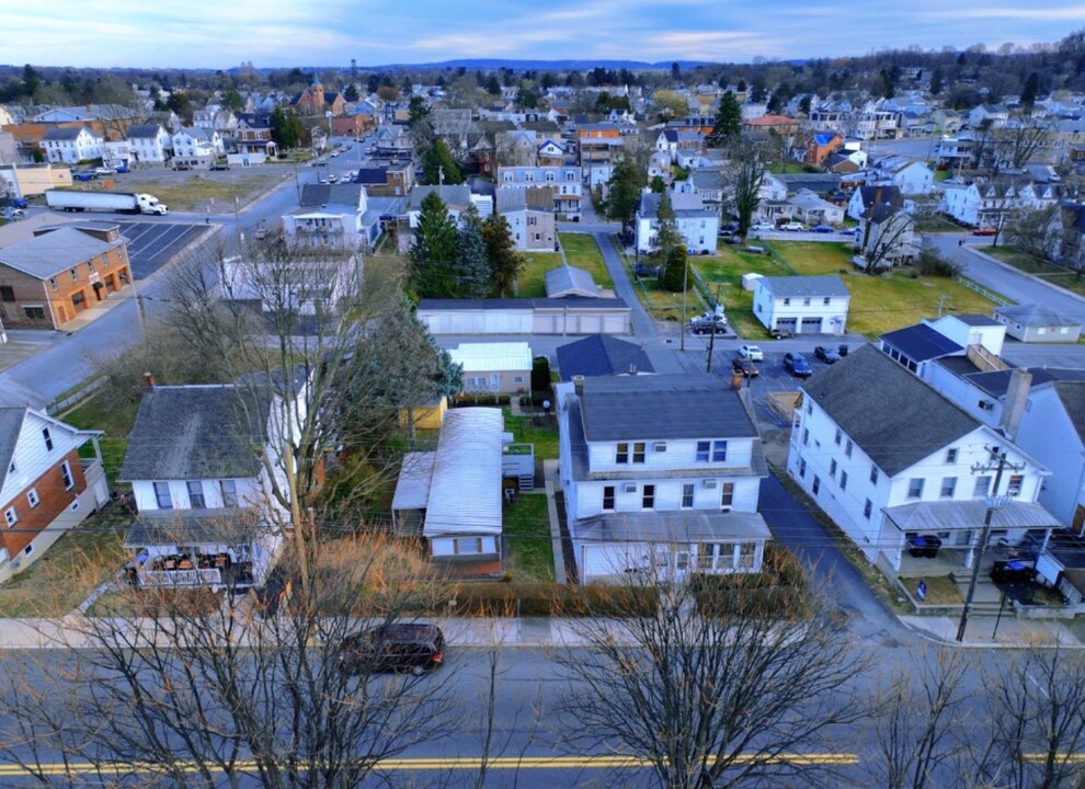 2627 Herr St in Harrisburg, PA - Building Photo