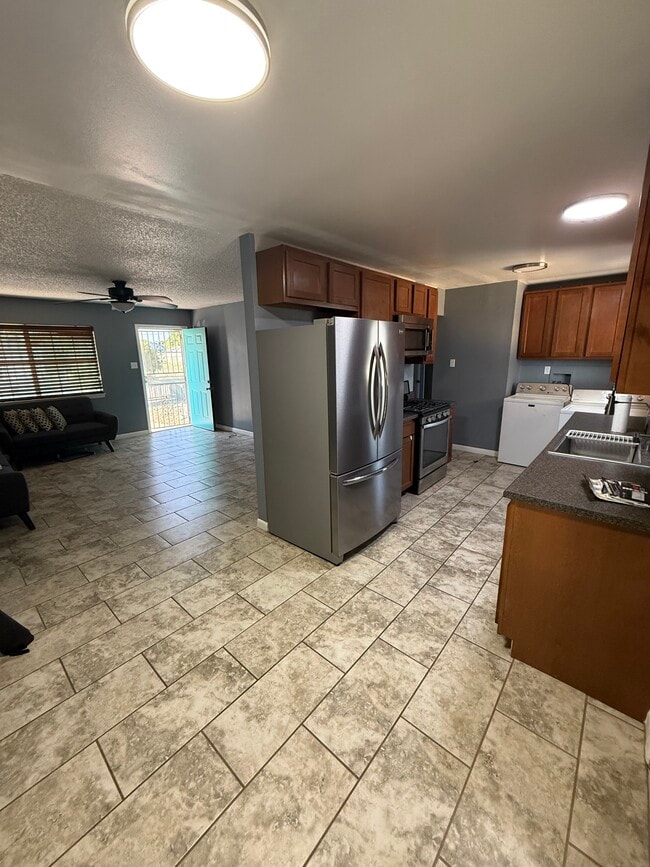 5717 La Anita Ave NW in Albuquerque, NM - Building Photo - Building Photo