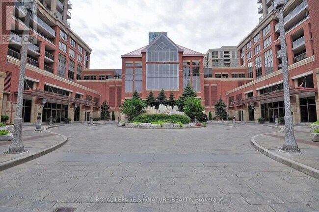 4090 Living Arts Dr in Mississauga, ON - Building Photo - Building Photo