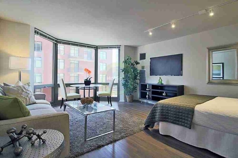 45 W Elm St in Chicago, IL - Building Photo