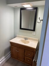 310 Main St, Unit 1 in Sturbridge, MA - Foto de edificio - Building Photo