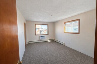 116 Tileston St in Everett, MA - Building Photo - Building Photo