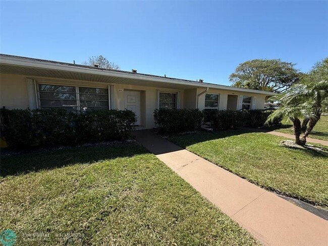 8540 Chevy Chase Dr in Boca Raton, FL - Building Photo - Building Photo